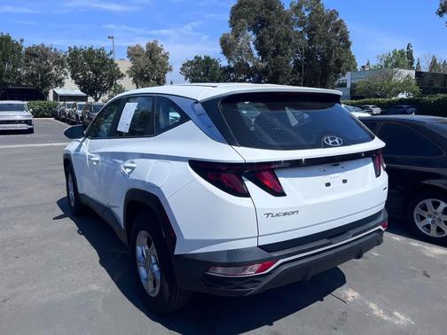 2023 Hyundai TUCSON SE