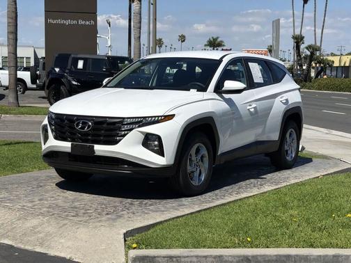 2023 Hyundai TUCSON SE