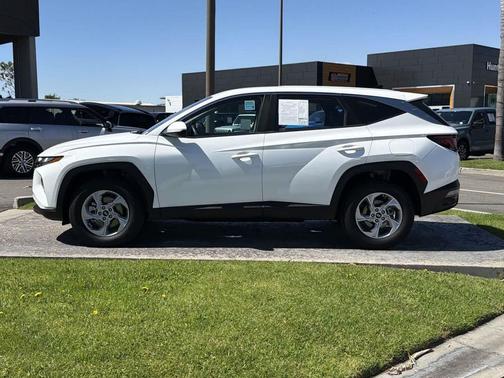 2023 Hyundai TUCSON SE