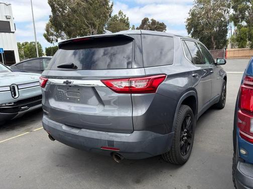 Satin Steel Metallic 2018 Chevrolet Traverse LS