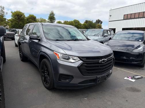 Satin Steel Metallic 2018 Chevrolet Traverse LS