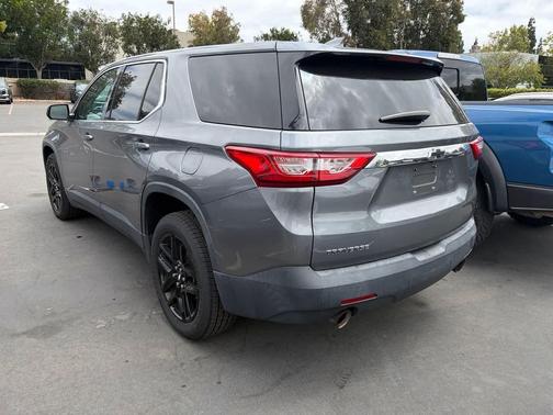 Satin Steel Metallic 2018 Chevrolet Traverse LS