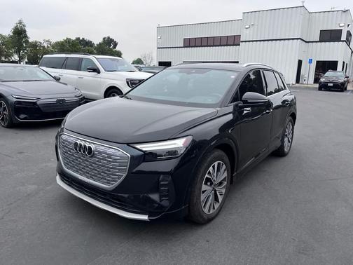 Mythos Black Metallic 2023 Audi Q4 e-tron Premium Plus 40 RWD
