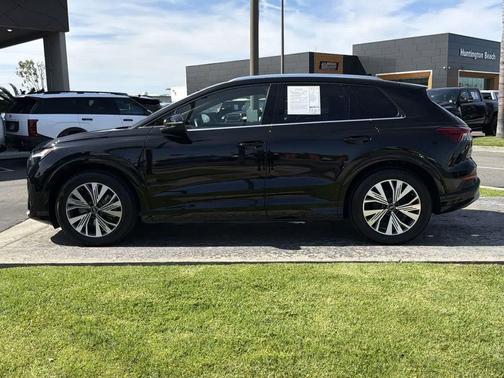 Mythos Black Metallic 2023 Audi Q4 e-tron Premium Plus 40 RWD