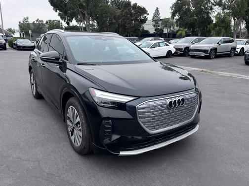 Mythos Black Metallic 2023 Audi Q4 e-tron Premium Plus 40 RWD