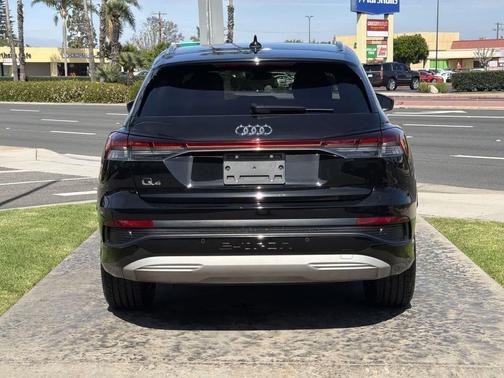 Mythos Black Metallic 2023 Audi Q4 e-tron Premium Plus 40 RWD