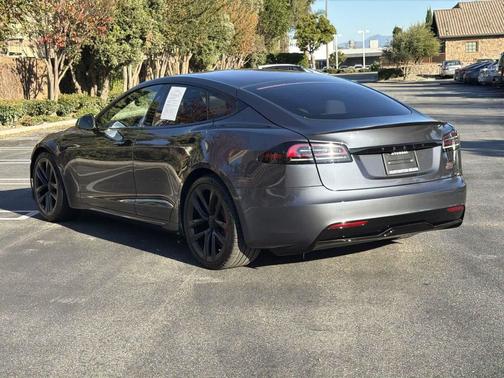 2023 Tesla Model S Plaid