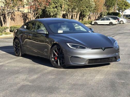 2023 Tesla Model S Plaid