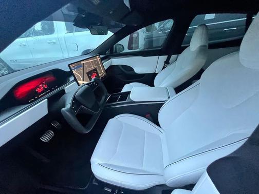 2023 Tesla Model S Plaid