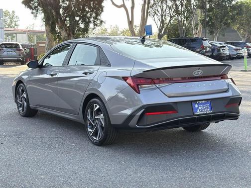2025 Hyundai ELANTRA HEV SEL Sport
