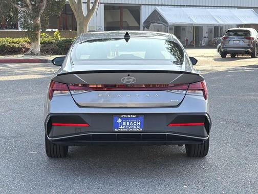 2025 Hyundai ELANTRA HEV SEL Sport