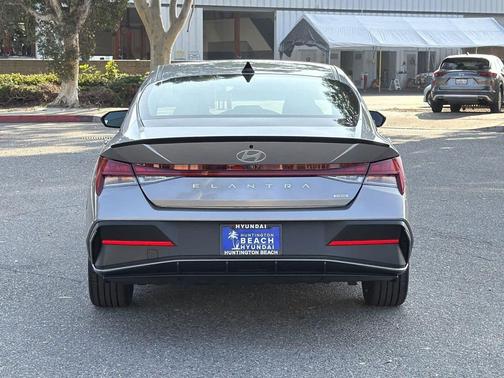 2025 Hyundai ELANTRA HEV SEL Sport