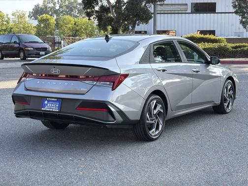 2025 Hyundai ELANTRA HEV SEL Sport
