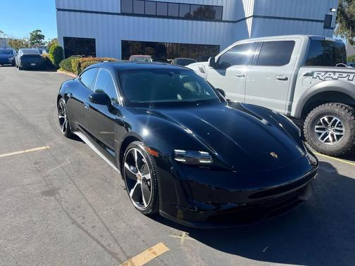 2022 Porsche Taycan 