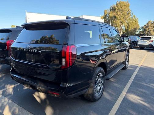 Agate Black Metallic 2025 Ford Expedition Active