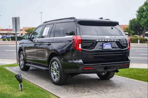 Agate Black Metallic 2025 Ford Expedition Active