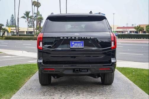 Agate Black Metallic 2025 Ford Expedition Active
