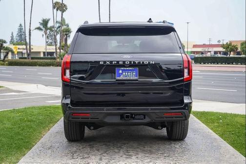 Agate Black Metallic 2025 Ford Expedition Active