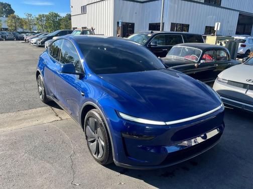 2026 Tesla Model Y Premium Rear-Wheel Drive