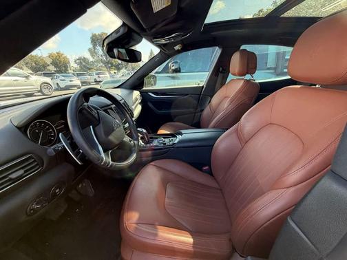 Blue 2023 Maserati Levante Modena