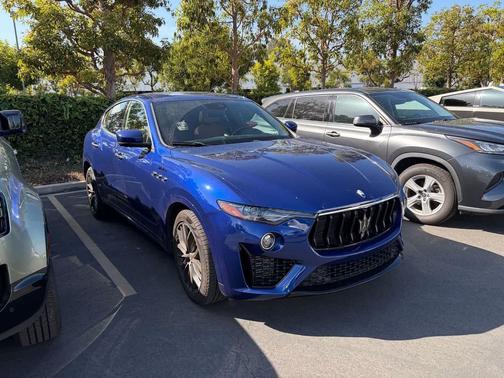 Blue 2023 Maserati Levante Modena