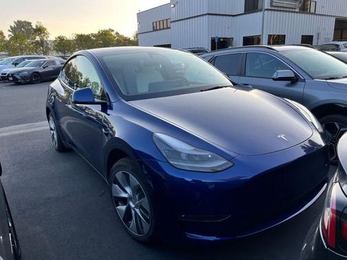 2023 Tesla Model Y Long Range Dual Motor All-Wheel Drive