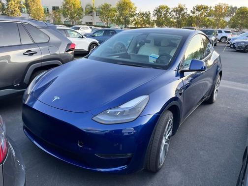 2023 Tesla Model Y Long Range Dual Motor All-Wheel Drive