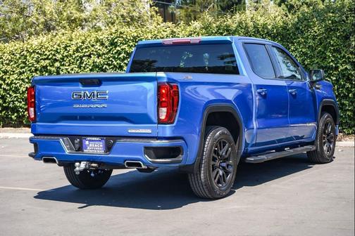 Dynamic Blue Metallic 2022 GMC Sierra 1500 Elevation