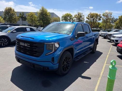 Dynamic Blue Metallic 2022 GMC Sierra 1500 Elevation
