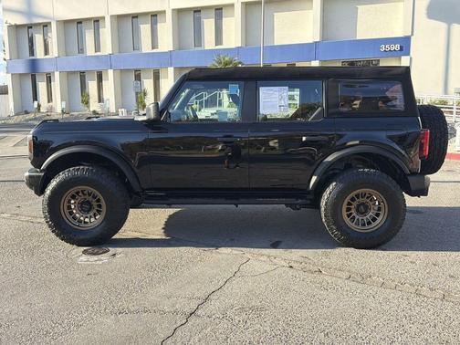 2023 Ford Bronco Base