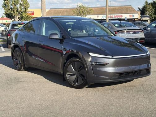 2026 Tesla Model Y Long Range Dual Motor All-Wheel Drive