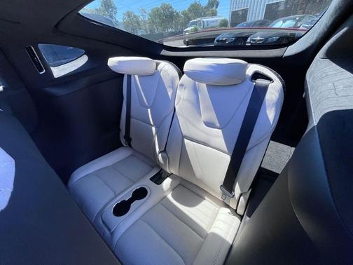 2022 Tesla Model X Dual Motor All-Wheel Drive