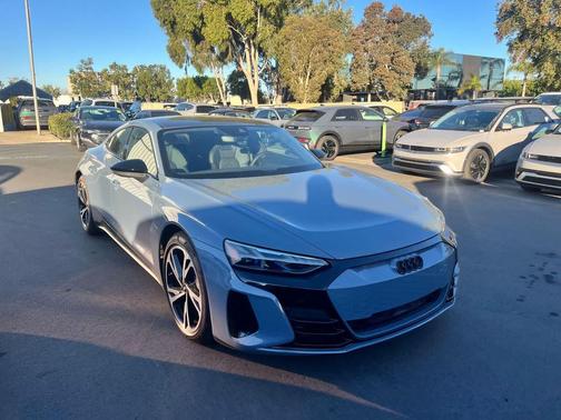 2023 Audi e-tron GT Premium Plus quattro