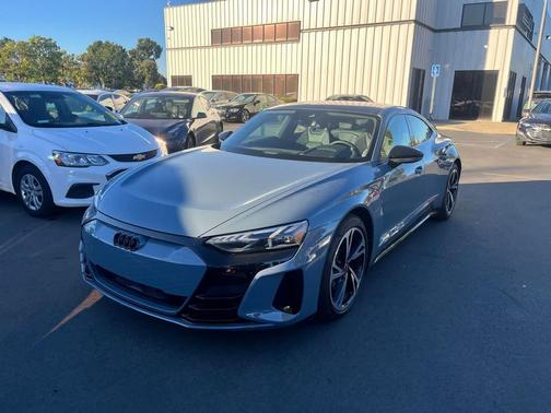 2023 Audi e-tron GT Premium Plus quattro