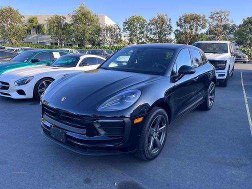 2022 Porsche Macan AWD