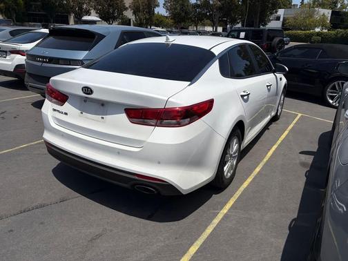 Snow White Pearl 2018 Kia Optima LX
