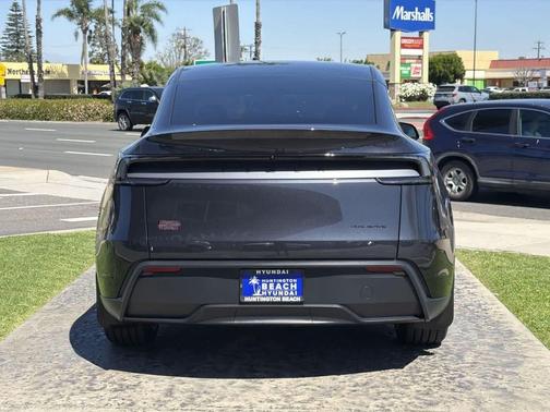 2026 Tesla Model Y AWD