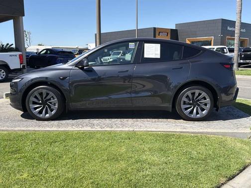 2026 Tesla Model Y AWD