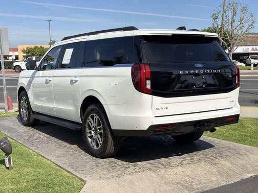 Star White Metallic Tri-Coat 2025 Ford Expedition Max Active 4x2