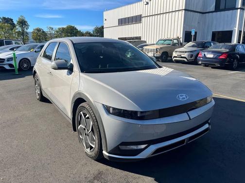 2024 Hyundai IONIQ 5 SEL