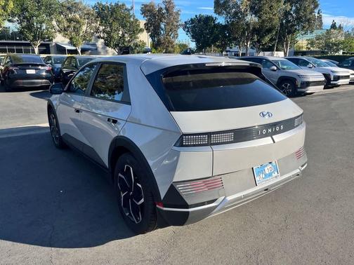 2024 Hyundai IONIQ 5 SEL