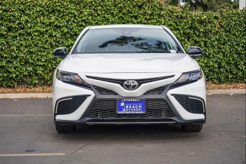 Ice Cap 2023 Toyota Camry SE