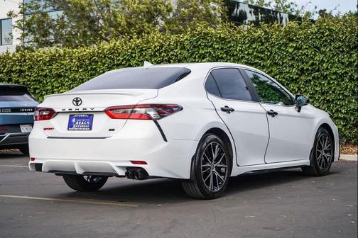 Ice Cap 2023 Toyota Camry SE