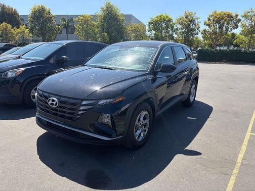 Black Pearl 2024 Hyundai TUCSON SE