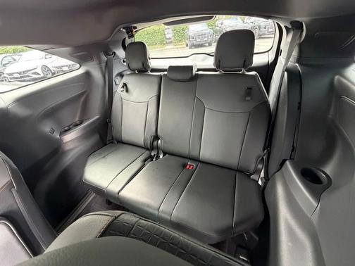 2022 Toyota Sienna XSE 7 Passenger