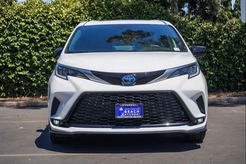 White 2022 Toyota Sienna XSE 7 Passenger