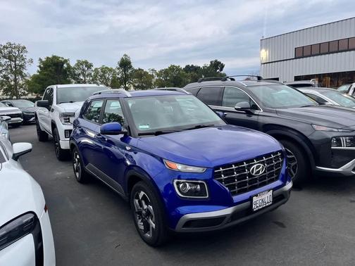 2023 Hyundai VENUE Limited