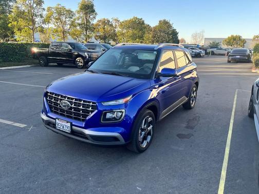 2023 Hyundai VENUE SEL
