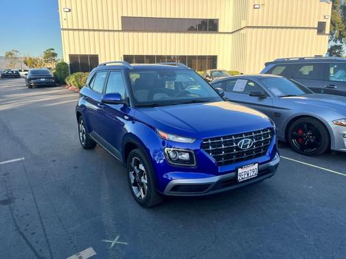 2023 Hyundai VENUE SEL