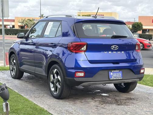 2023 Hyundai VENUE SEL